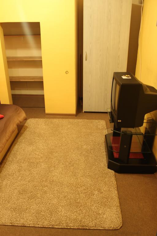 Pokoje Na Chmielnej 2 Warsawa Ruang foto